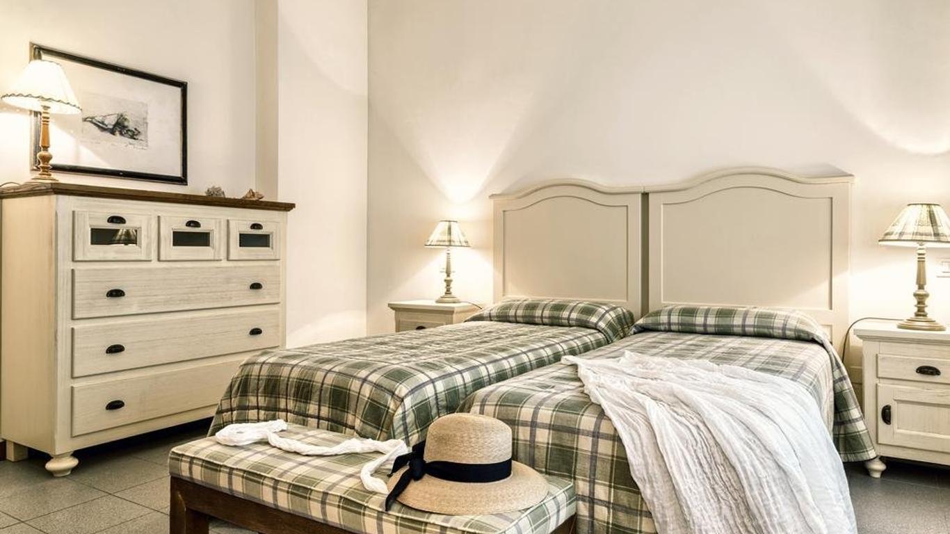 Roccamare Resort