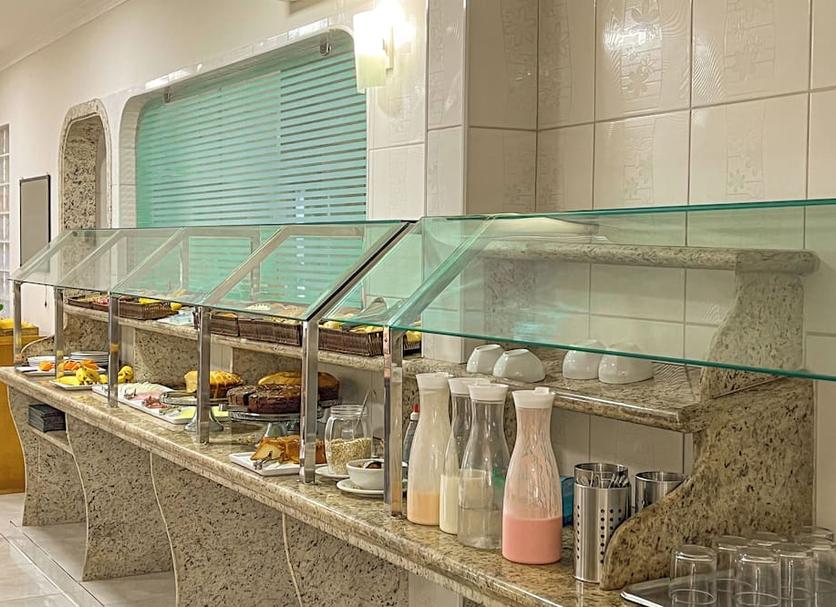 Buffet Photo