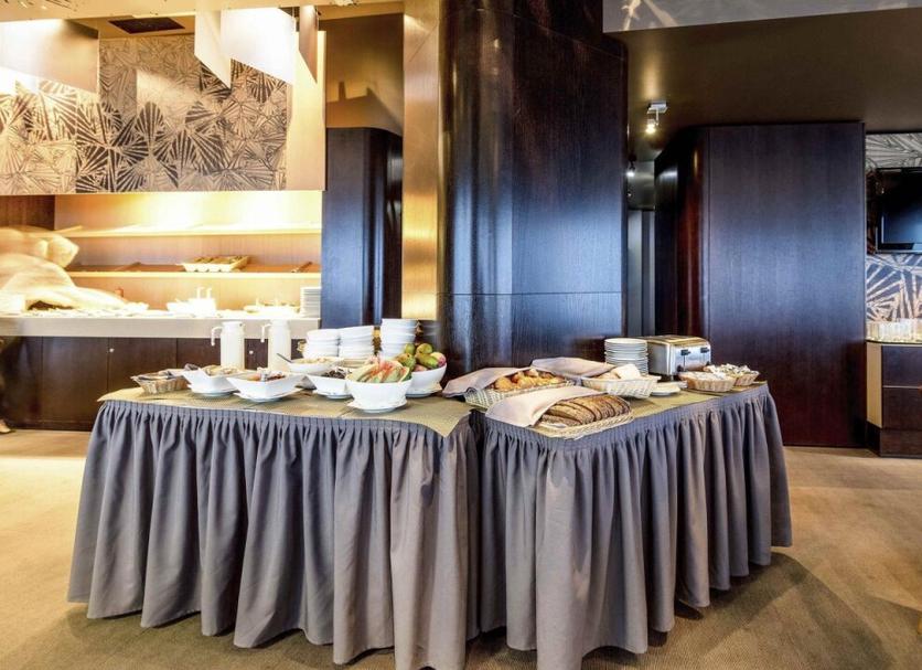 Buffet Photo