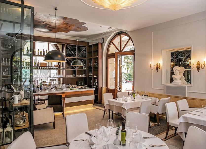 Restaurant Photo
