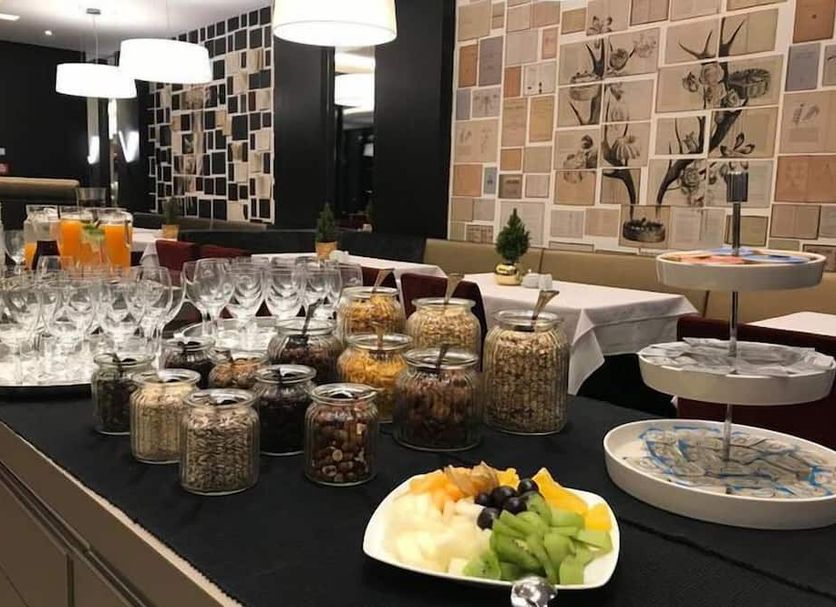 Buffet Photo