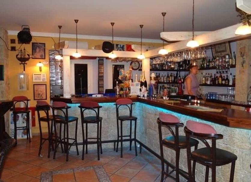Bar Photo