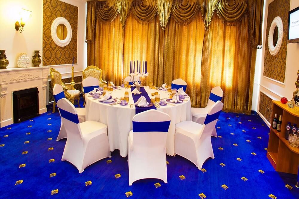 Banquet hall Photo