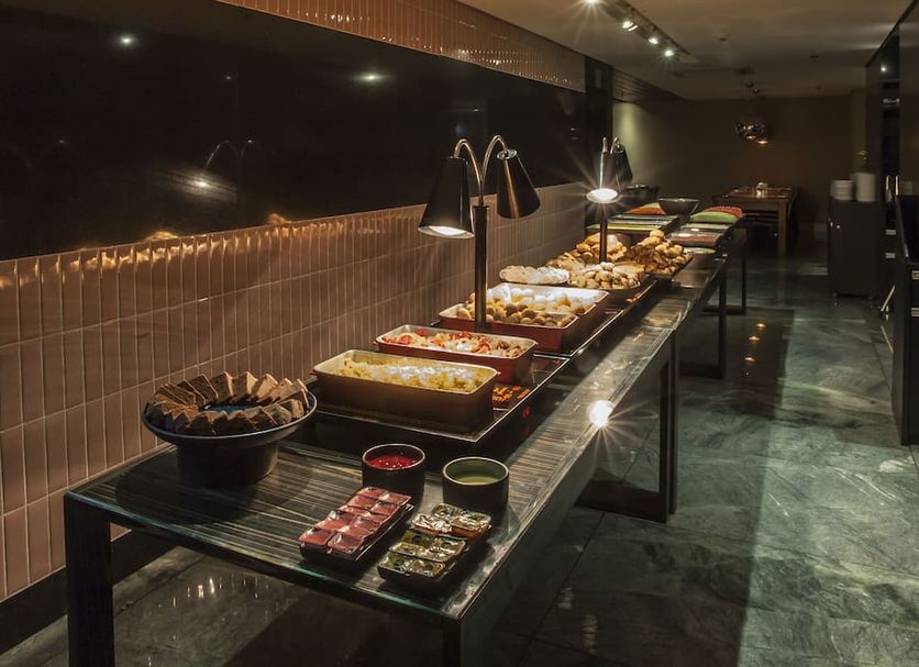 Buffet Photo