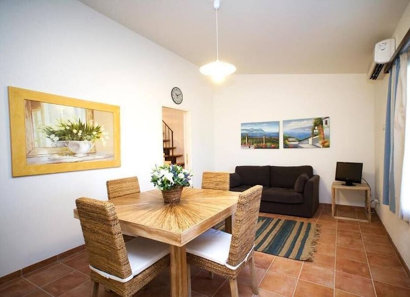 Dining room Photo