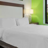 Holiday Inn Express Hotel & Suites Fort Worth Downtown, An IHG Hotel