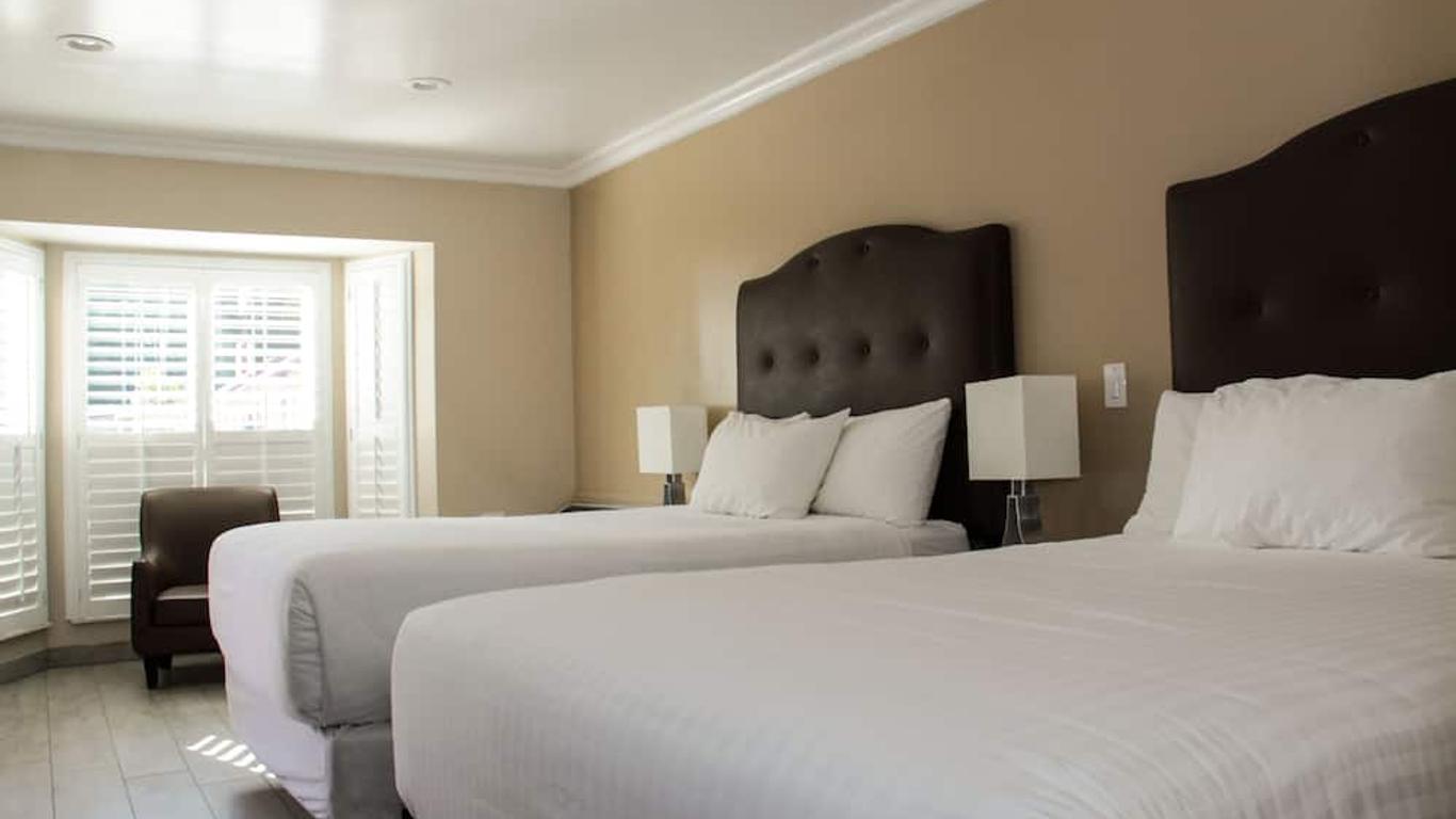 El Royale Hotel
