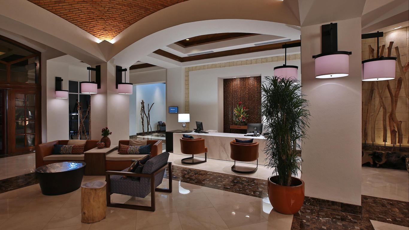 Real InterContinental Managua at Metrocentro Mall