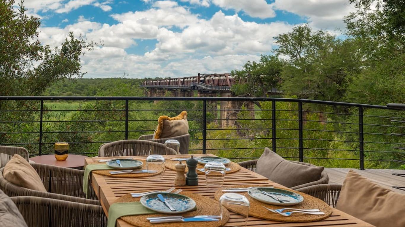 Kruger Shalati - Train on The Bridge & Garden Suites