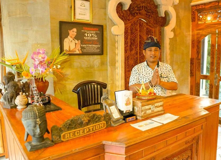 Front desk Photo