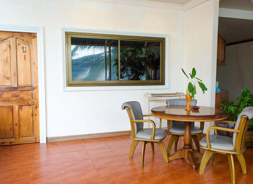 Dining room Photo