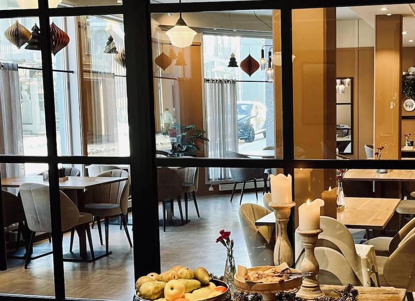 Restaurant Photo