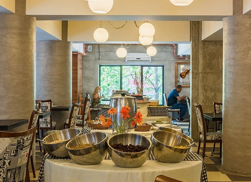 Buffet Photo
