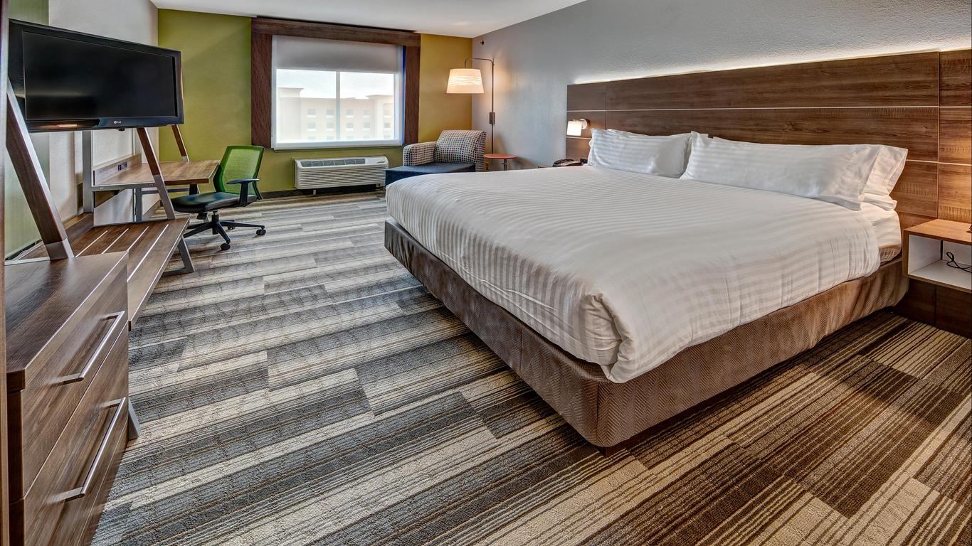 Holiday Inn Express Hotel & Suites Corsicana, An IHG Hotel