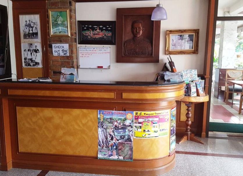 Front desk Photo