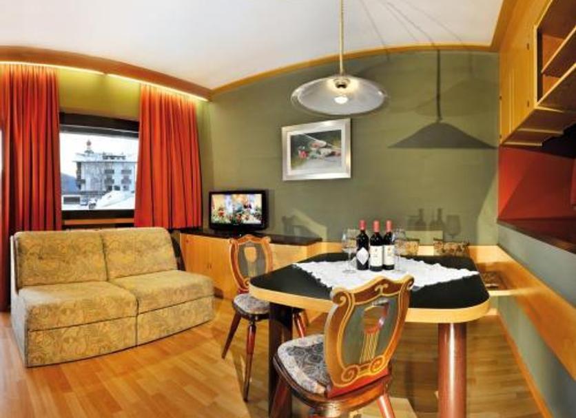 Dining room Photo