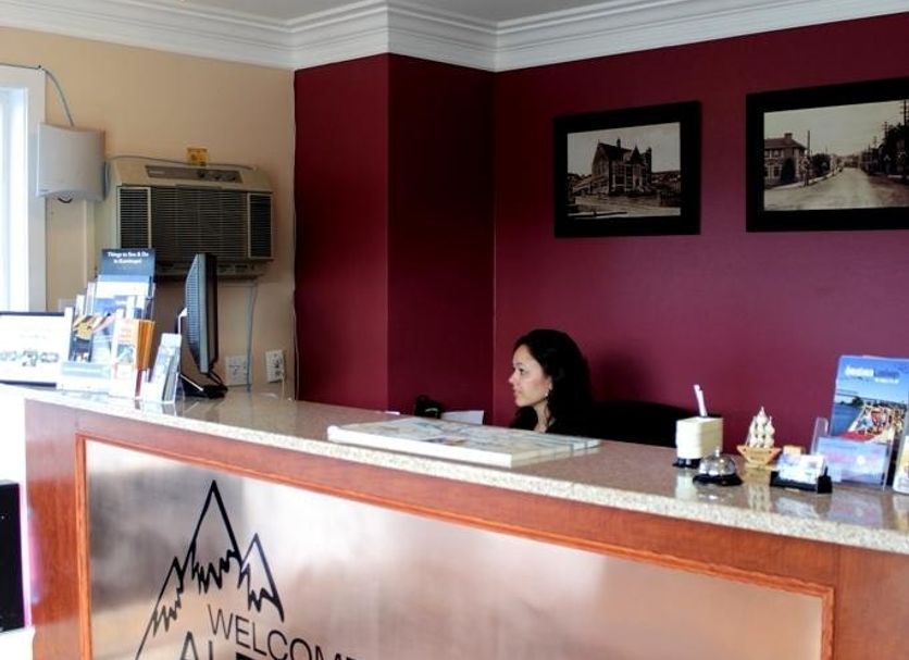 Front desk Photo
