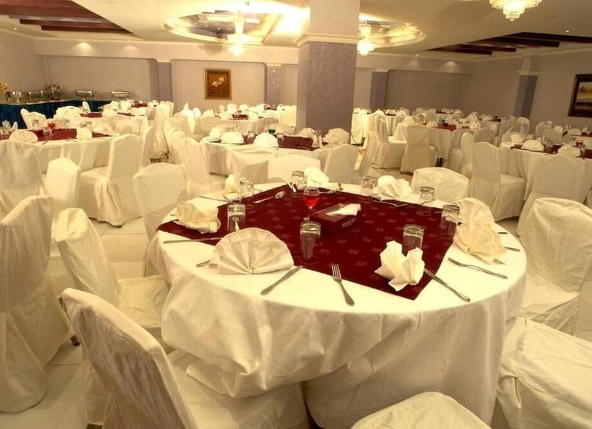 Banquet hall Photo