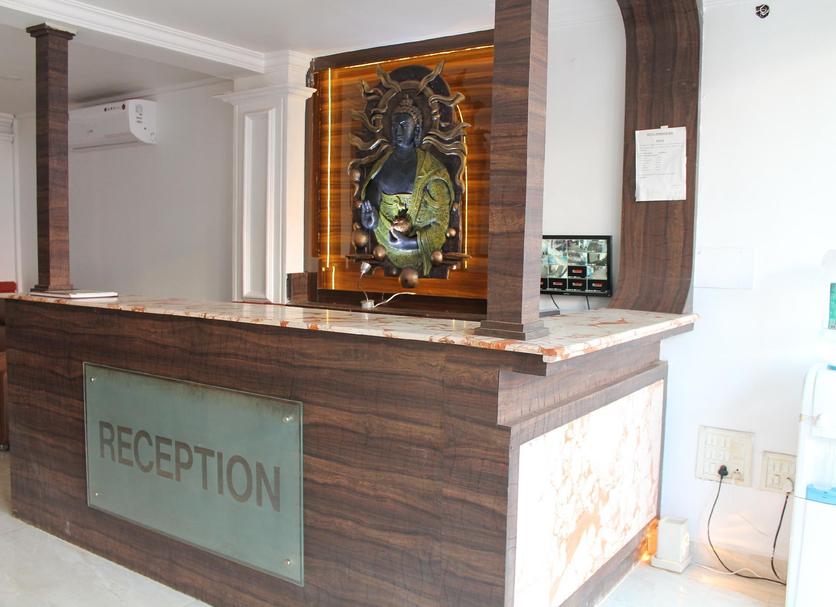 Front desk Photo