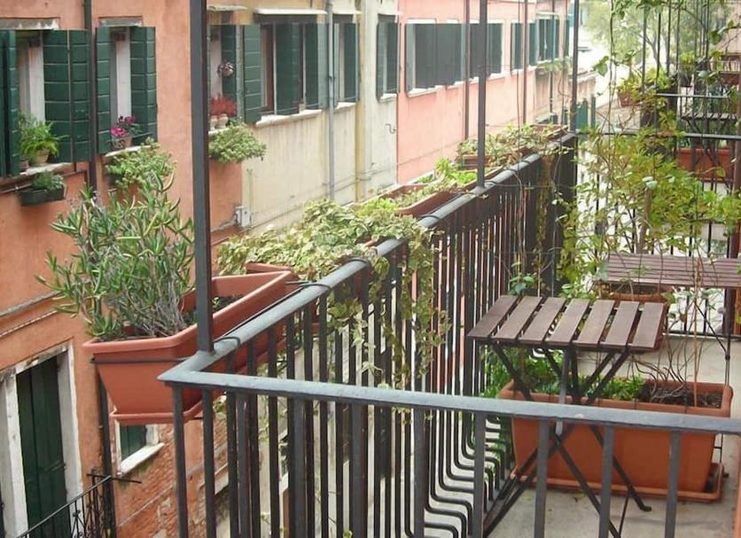 Balcony Photo