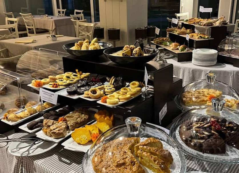 Buffet Photo