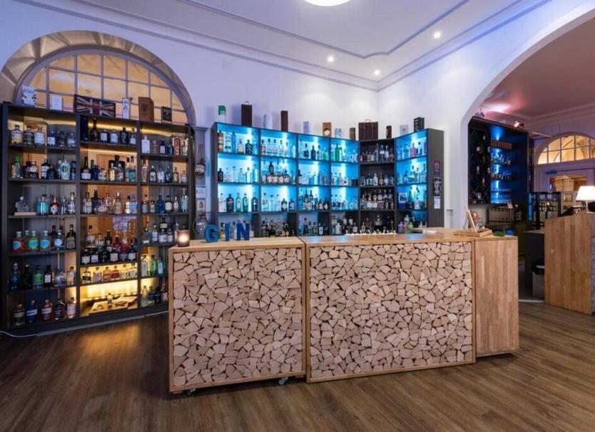 Bar Photo