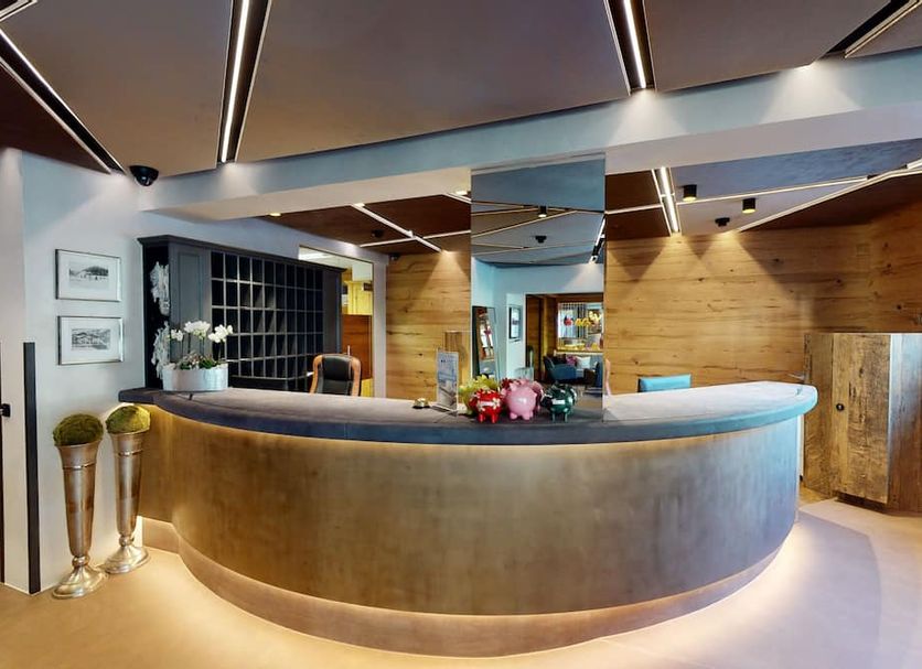 Front desk Photo
