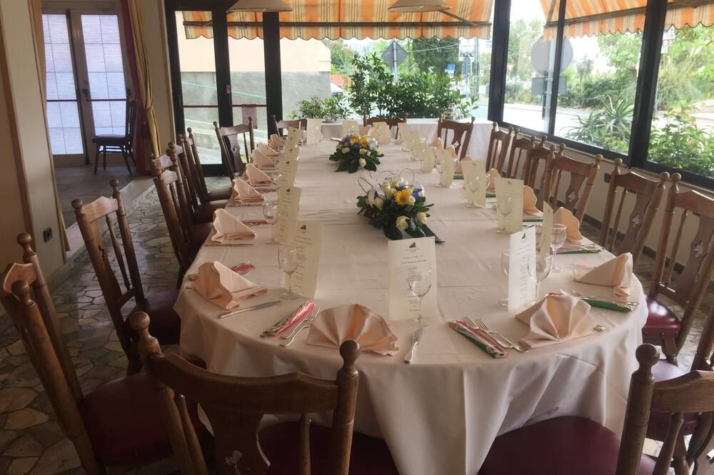 Banquet hall