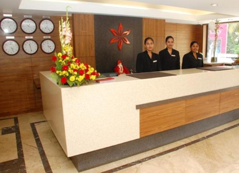 Front desk Photo