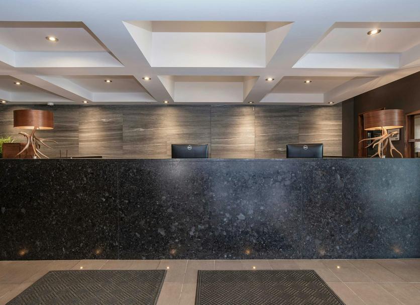 Front desk Photo