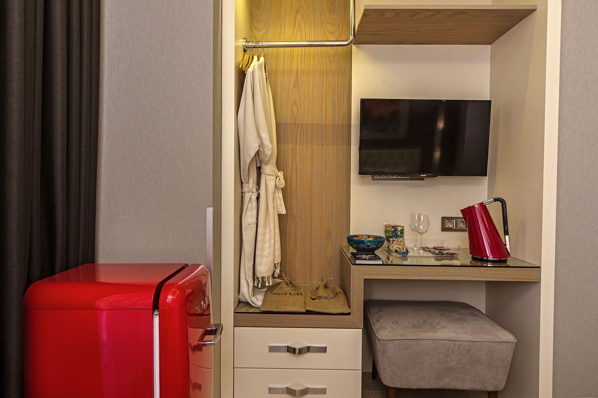 Room amenity