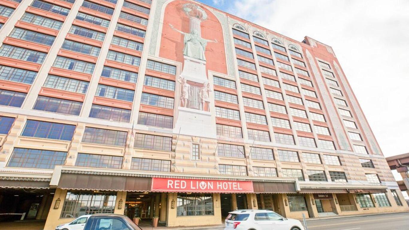OYO Hotel St. Louis Downtown City Center Mo