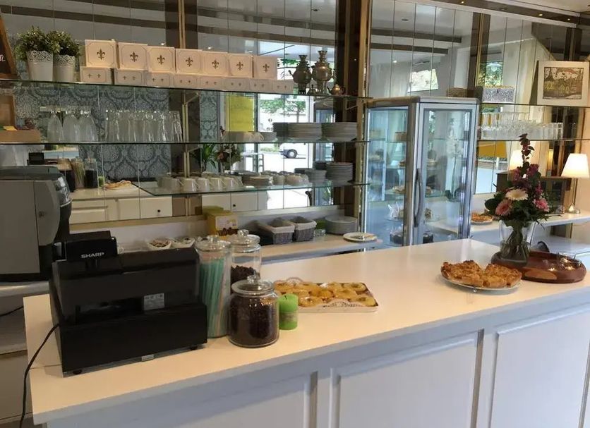 Buffet Photo