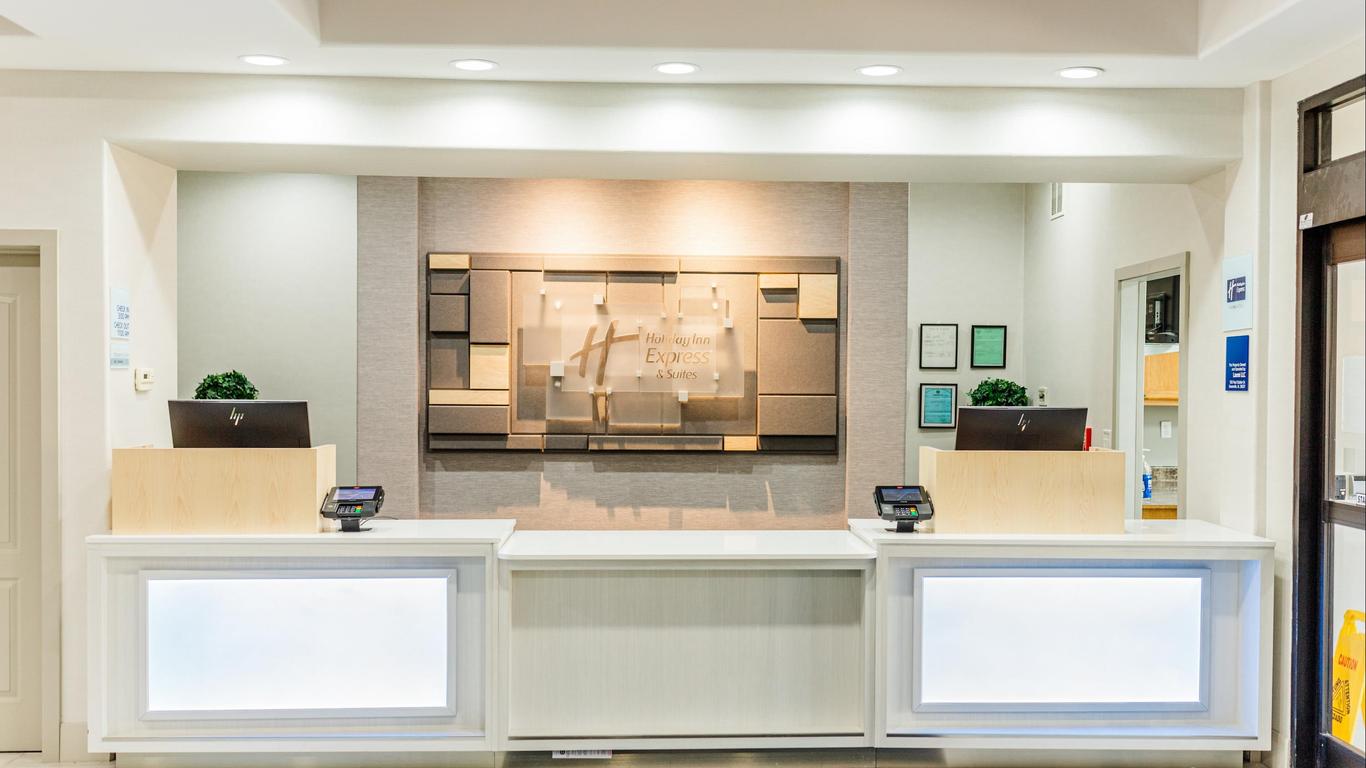 Holiday Inn Express & Suites Greenville By IHG