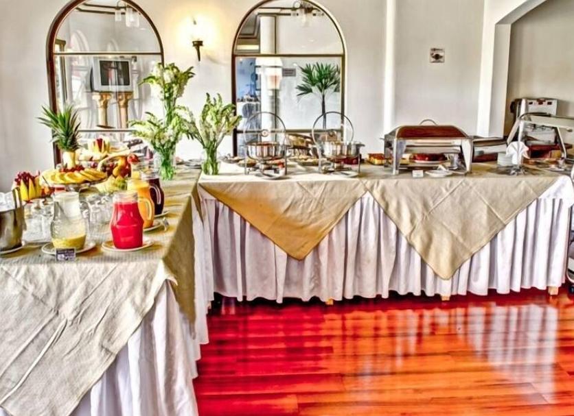 Buffet Photo