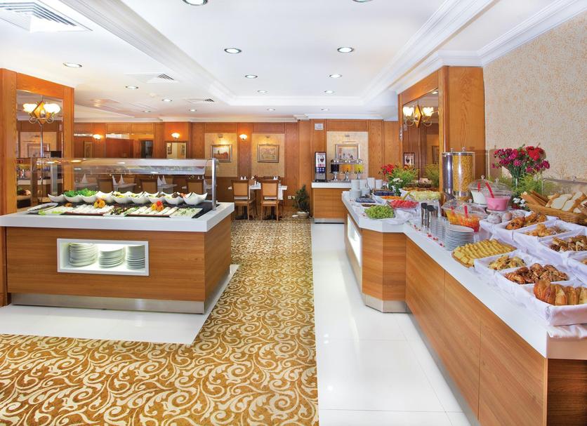 Banquet hall Photo