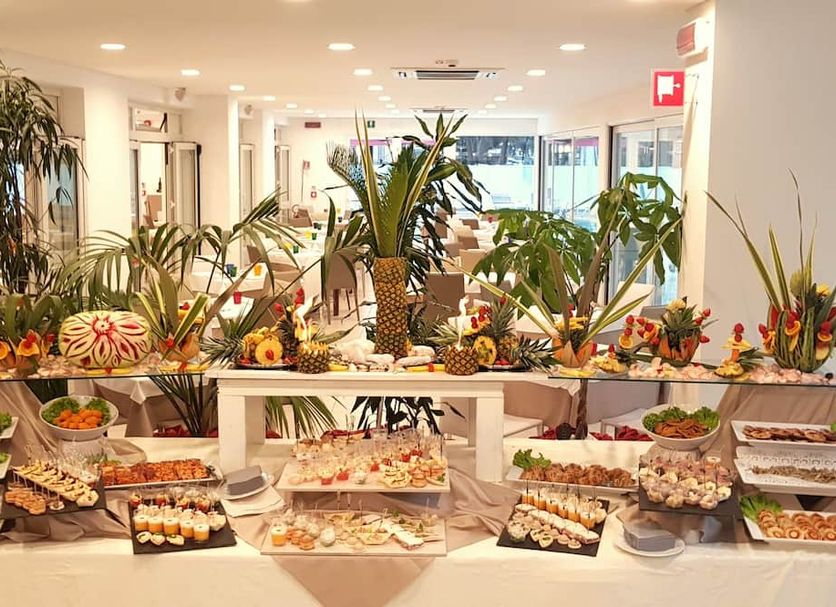 Buffet Photo