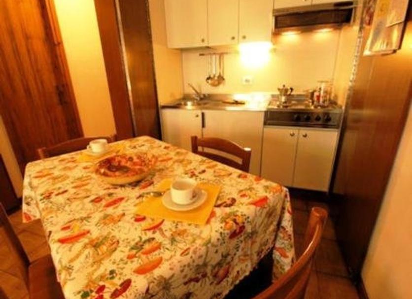 Dining room Photo