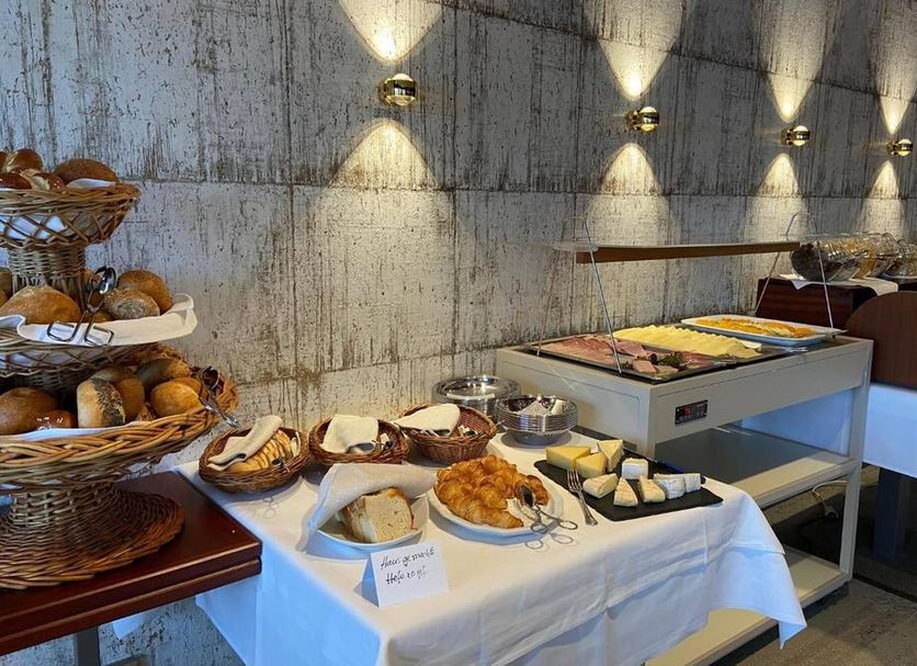 Buffet Photo