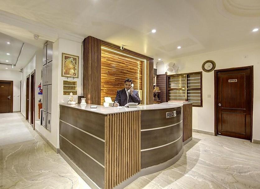 Front desk Photo