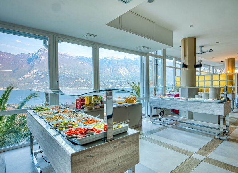 Buffet Photo