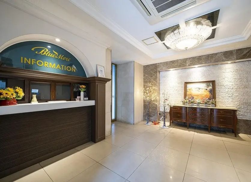 Front desk Photo