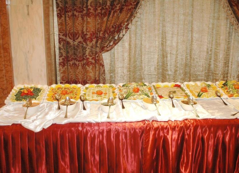Buffet Photo