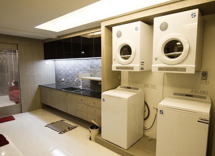 Laundry facility Photo