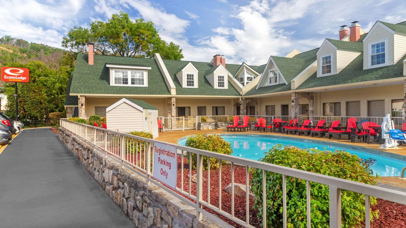 Econo Lodge Inn and Suites Gatlinburg at the Convention Center
