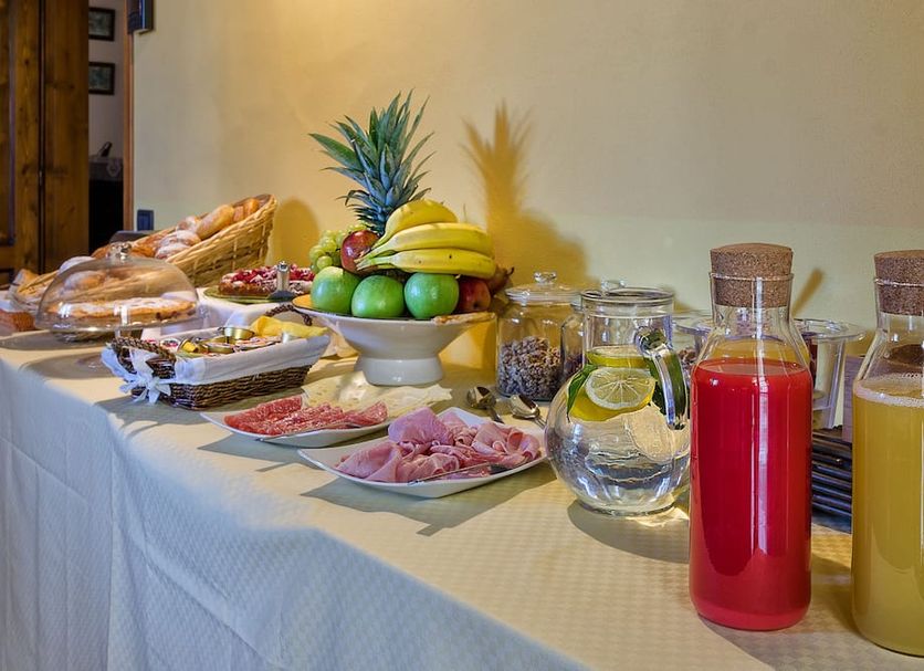 Buffet Photo