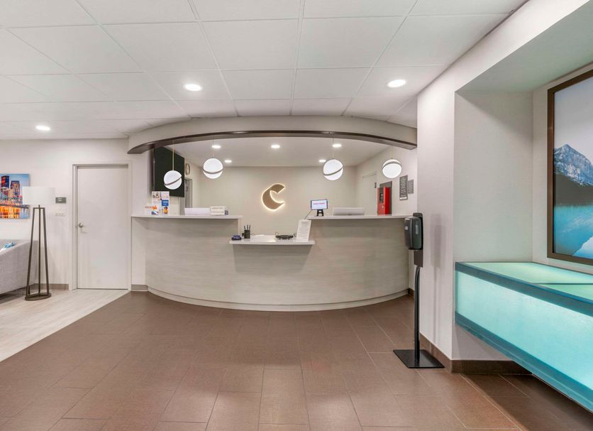 Front desk Photo