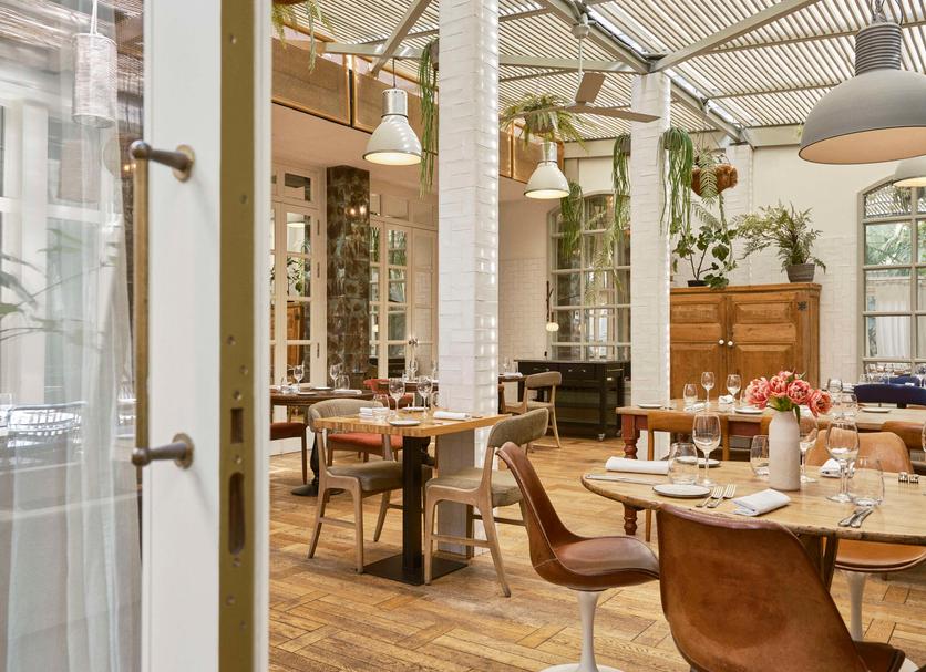 Restaurant Photo