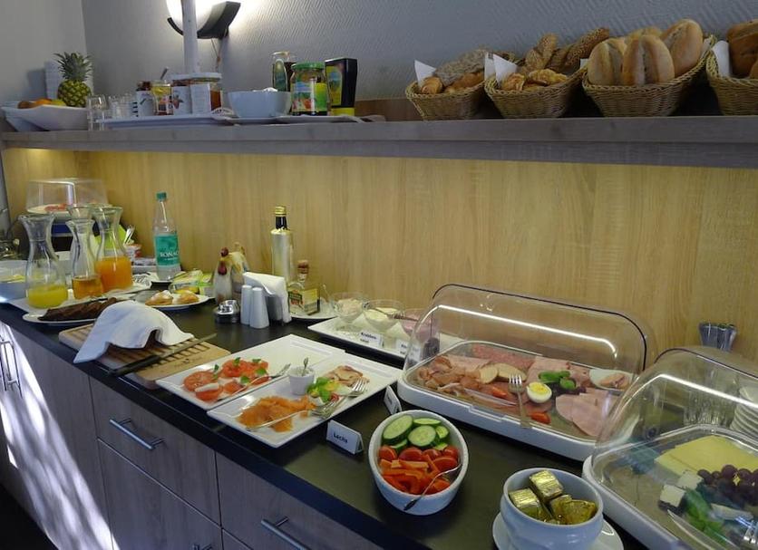 Buffet Photo