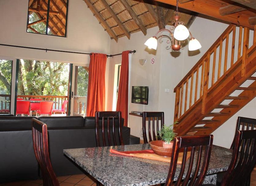 Dining room Photo